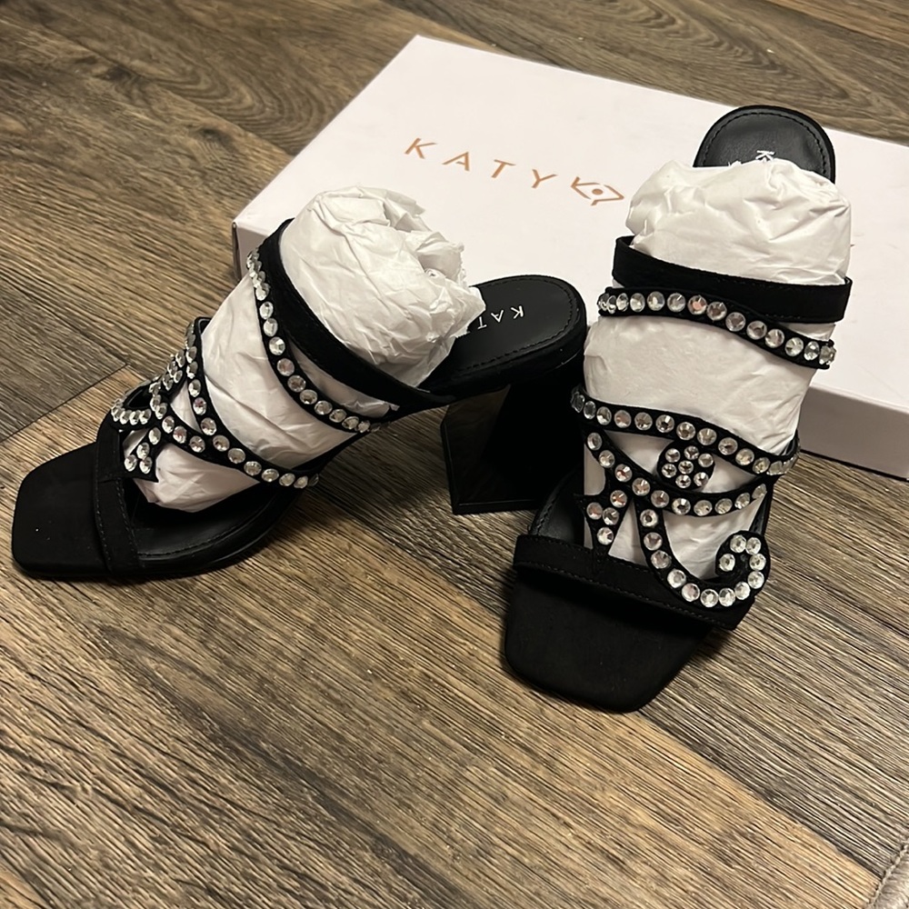 NIB Katy Perry black THE LAYLA- Microsuede heels. Size 5. Never worn.